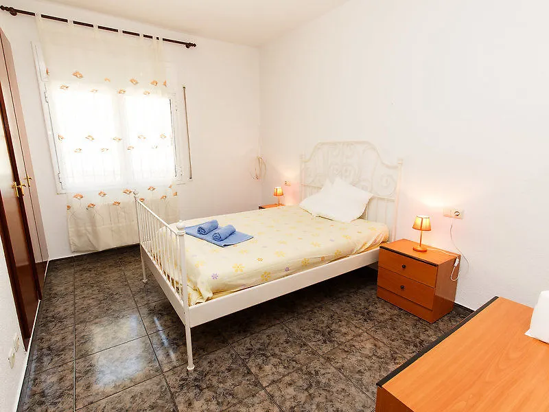Hotel Clavel - Four Bedroom Lloret de Mar