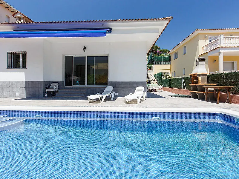 Clavel - Four Bedroom Lloret de Mar Spain